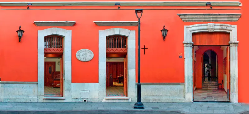 Funeraria Núñez Banuet. Av. Independencia