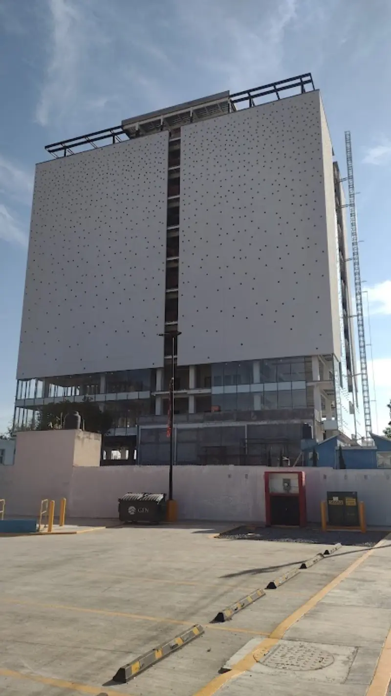 Torre Funeraria y de uso mixto